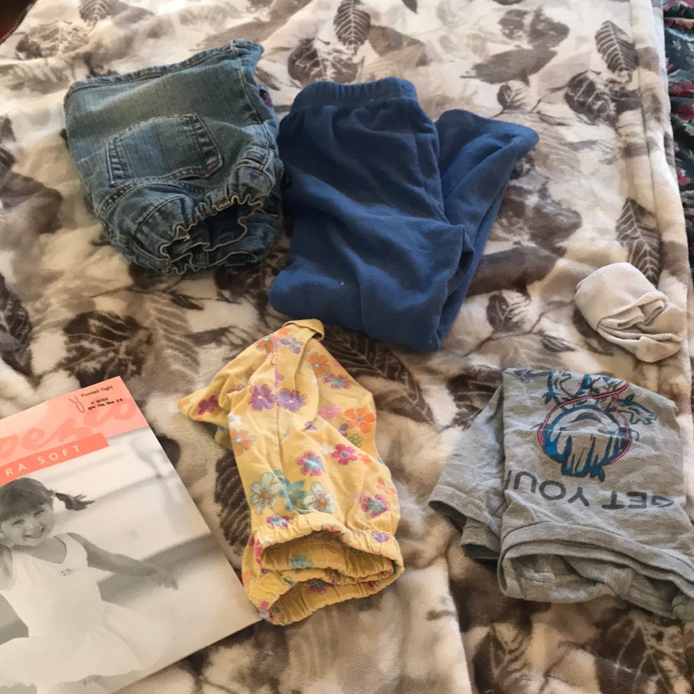 SOLD Bundle of 6 Little Girls 4T Summer Clothing
